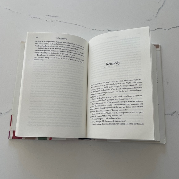 Small Great Things by Jodi Picoult | Hardcover Legal Drama Bestseller - Picture 2 of 7